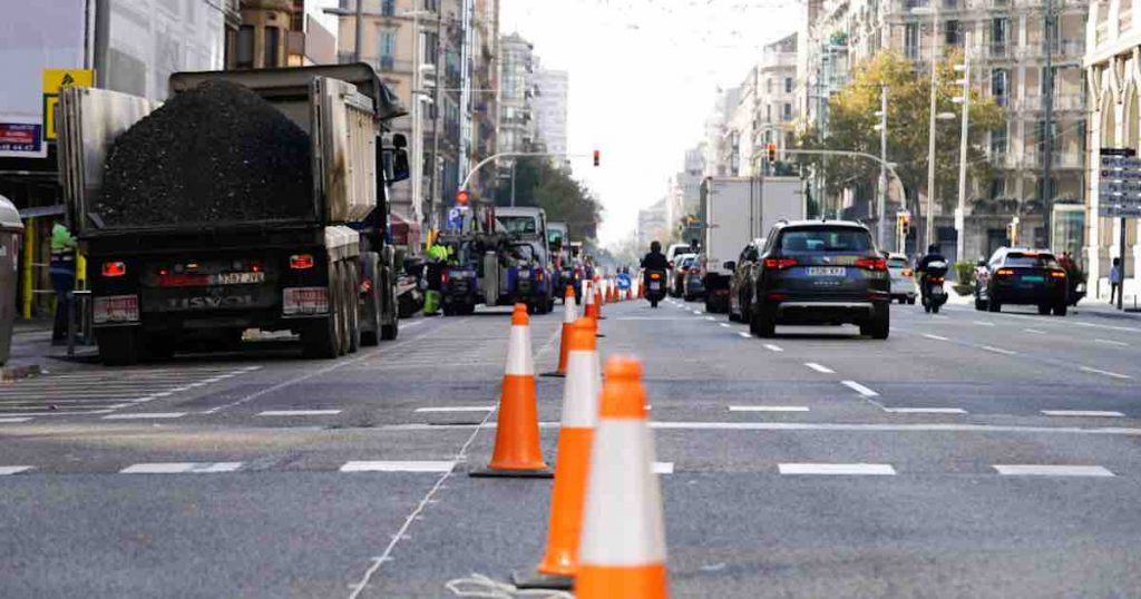 Barcelona, Strassenverkehr, Bauarbeiten, Strassensperre, Mobilität